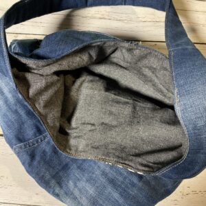 リメイクしたスカートを再リメイクしてバッグに