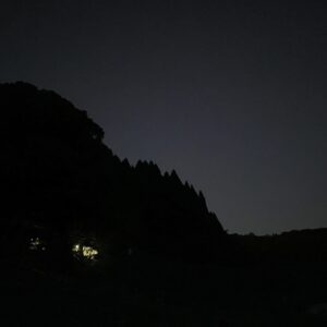 お隣のお宮では酒盛り