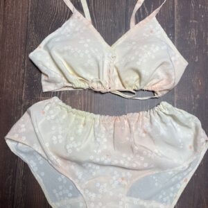肌襦袢から勝負下着を作る