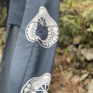 大きな紋が粋な男物の長着をリメイクしたタックスカート#着物リメイク