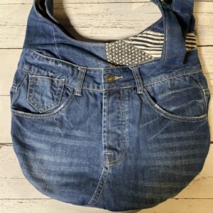 リメイクしたスカートを再リメイクしてバッグに