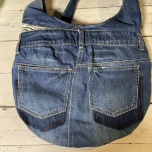 リメイクしたスカートを再リメイクしてバッグに